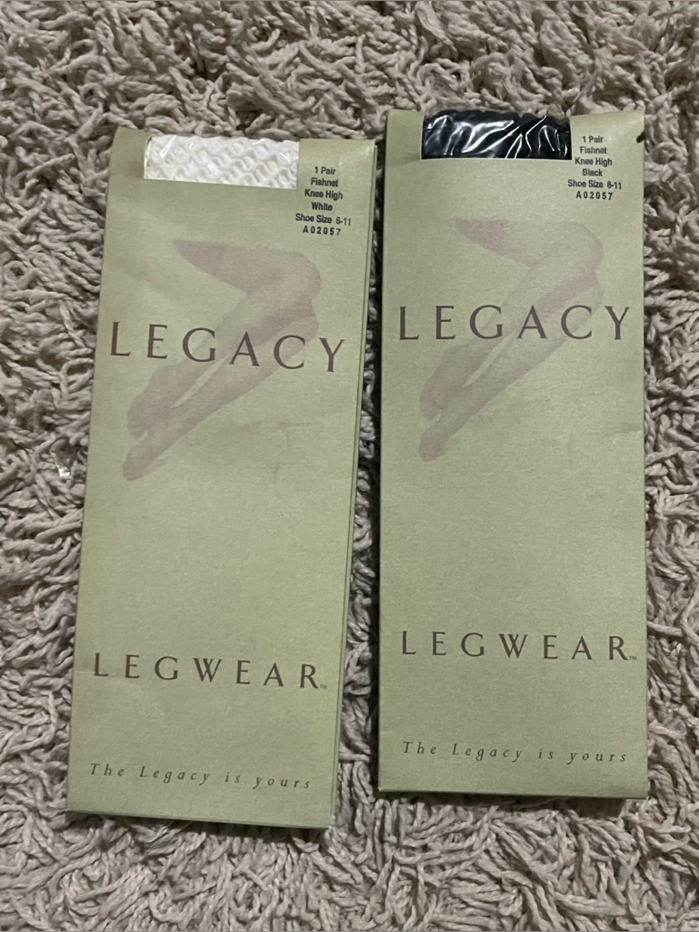 Legacy Legwear 1 Pair Knee High White & Black Fishnet Stockings Size 6-11 A02057